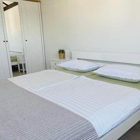 Apartment Eleni Шибеник Екстер'єр фото