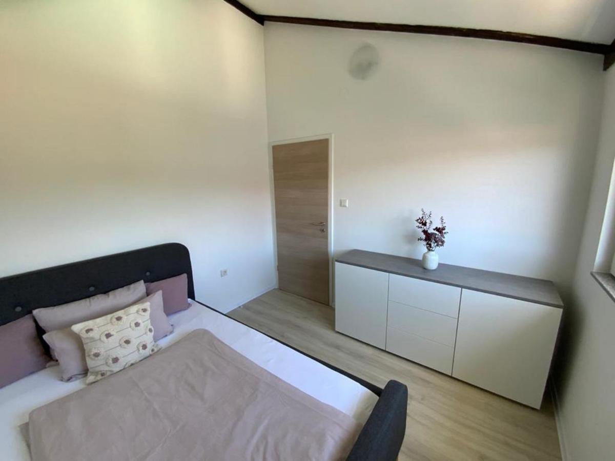 Apartment Eleni Шибеник Екстер'єр фото