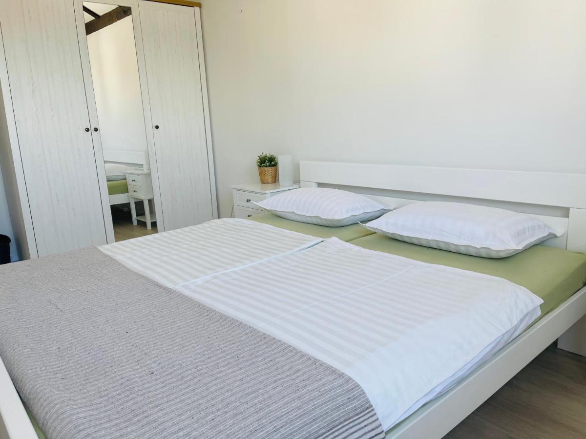 Apartment Eleni Шибеник Екстер'єр фото